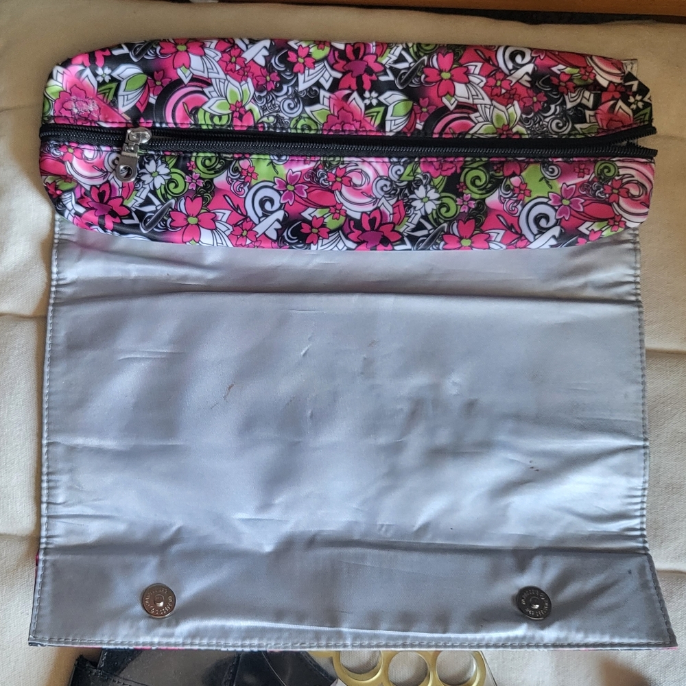 Bag to carry curling or flat iron